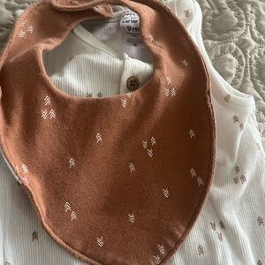 Carter’s sleeveless footless one piece  jumper